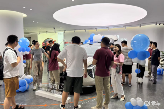 新一代智己LS6：既是破局者，更是新标准定义者