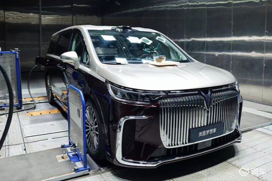 岚图发布新混动技术：全域800V上车，三款旗舰车将搭载