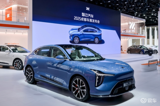 预售订单破48,000台！新一代智己LS6亮相成都车展
