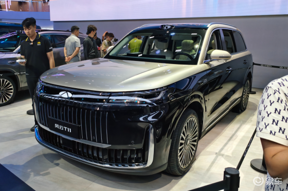 国产又一豪华大六座SUV 成都车展实拍奇瑞风云T11