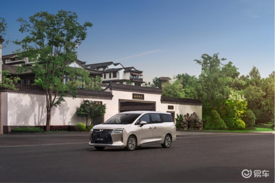 三动力布局！五菱星光730携缤果S亮相2025成都车展