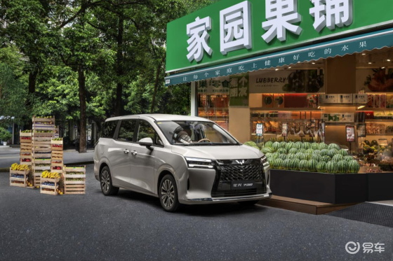 五菱三动力MPV星光730，实车亮相2025成都国际车展