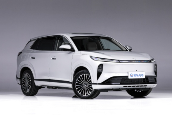 东风风神插混SUV，12.99万起，配冰箱+彩电+大沙发