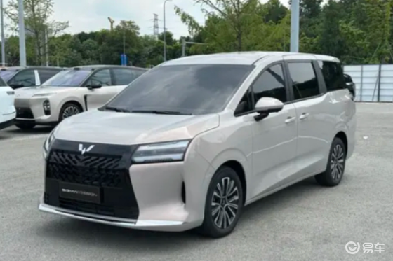 10万起？五菱星光730：1.5T动力够用，后备箱拖后腿