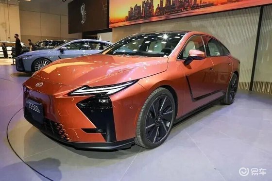 全新雷克萨斯ES亮相:外观是亮点 超5米车身+双动力系统
