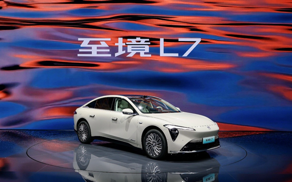 小鹏P7+竟被这款合资增程轿车压着打,这也太倒反天罡了! 小鹏P7+竟被这款合资增程轿车压着打,这也太倒反天罡了!