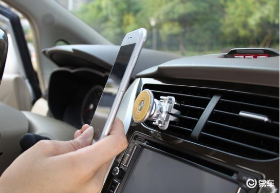 新车必备的4样 宝贝 行车记录仪只是其一 少谁都不行 易车