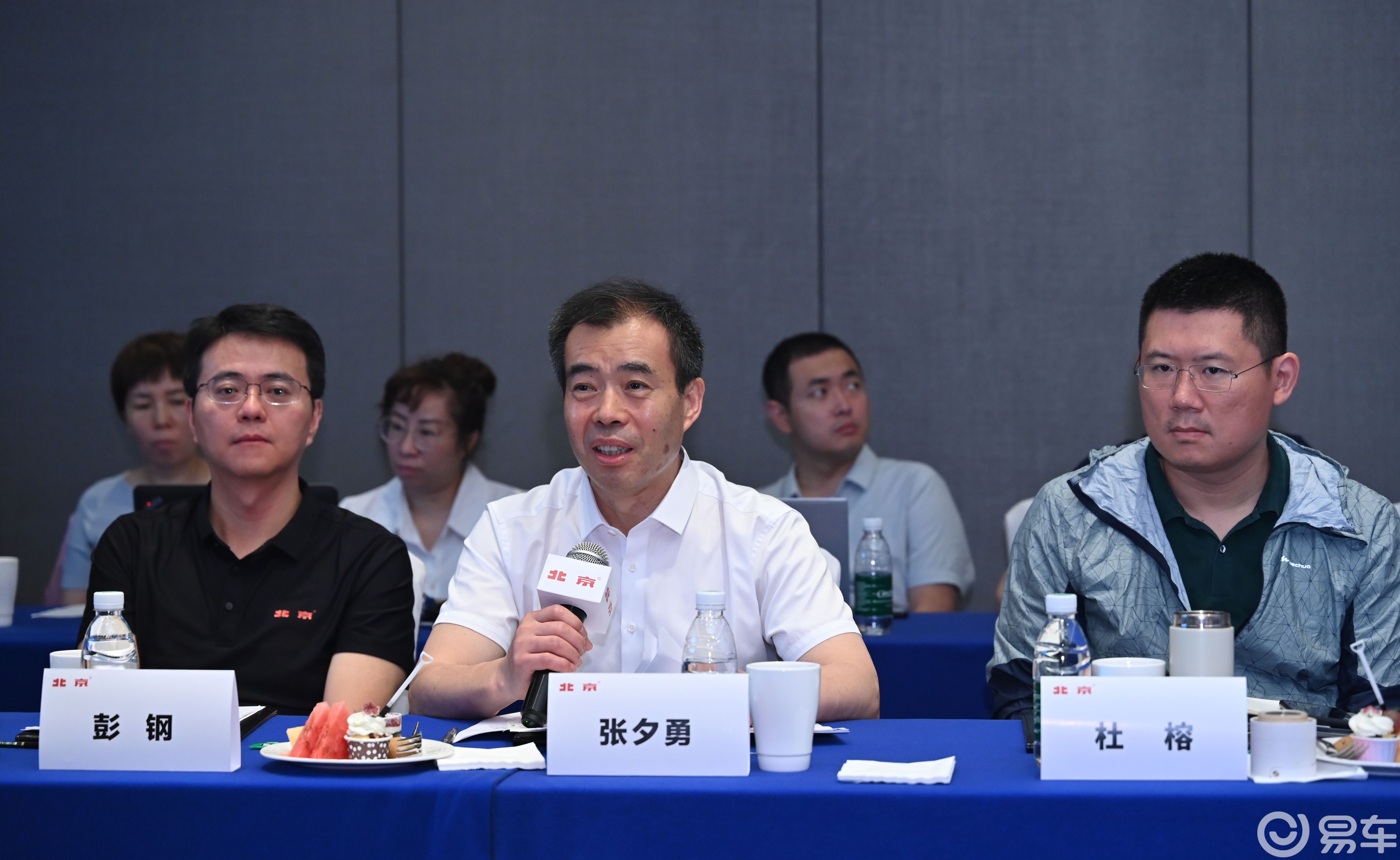 北汽的竞争性增长则体现在出口以及新能源业务上.