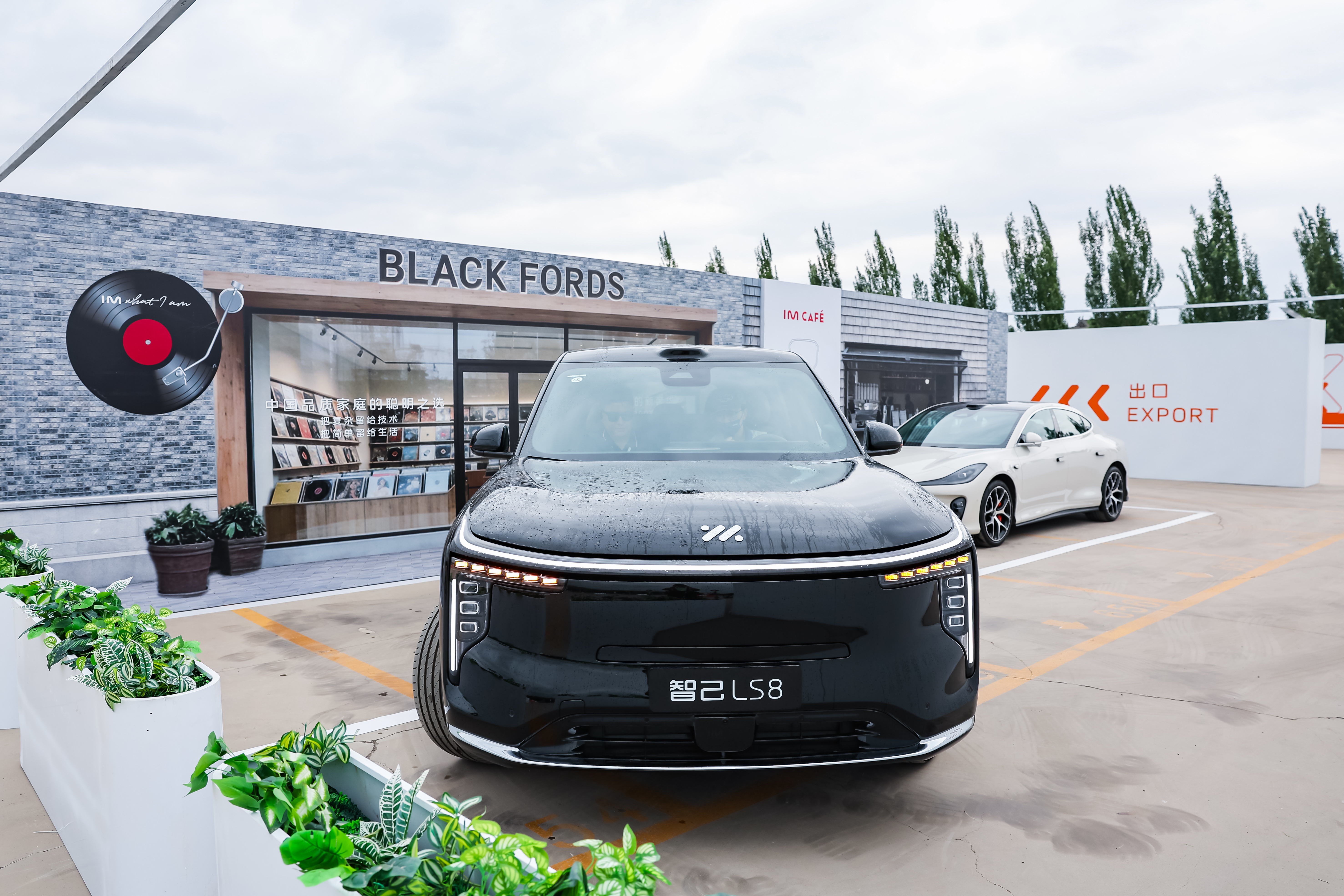 太原试驾智己LS8 25万级旗舰SUV,重塑百万驾控标杆