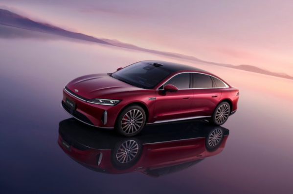 C级旗舰风云A9L光辉四驱版上市 置换价17.19万元起