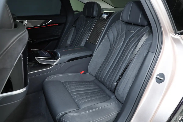 红旗h93.0t 四驱旗领私享风尚版 4座后排座椅