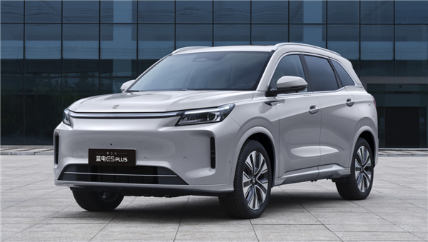 车内能泡茶!第三代蓝电E5 PLUS上市