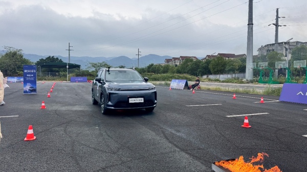 场地试驾2027款埃安i60：一款面面俱到的家用SUV！