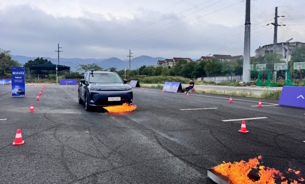 场地试驾2027款埃安i60：一款面面俱到的家用SUV！