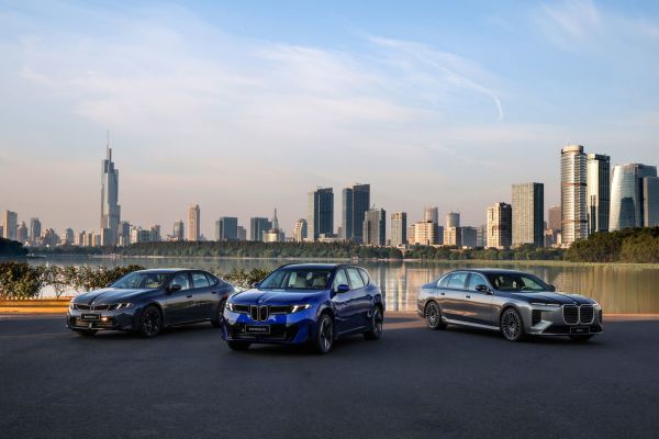 BMW智能驾驶辅助完成全国首次公开道路试驾
