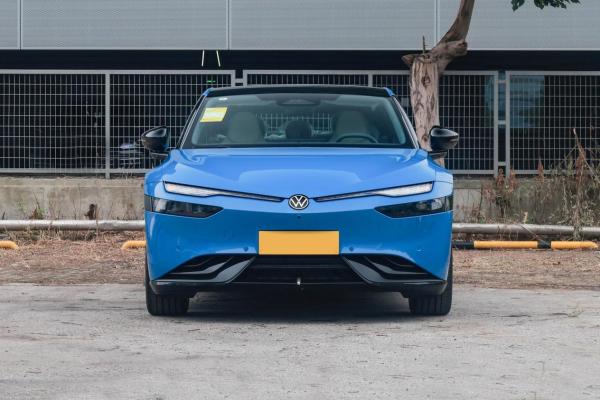 预售19.99万起，大众底盘+小鹏VLA，与众09如何？