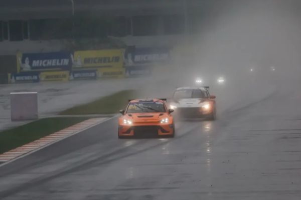 北京OUR Racing以突破之姿结束赛季征程