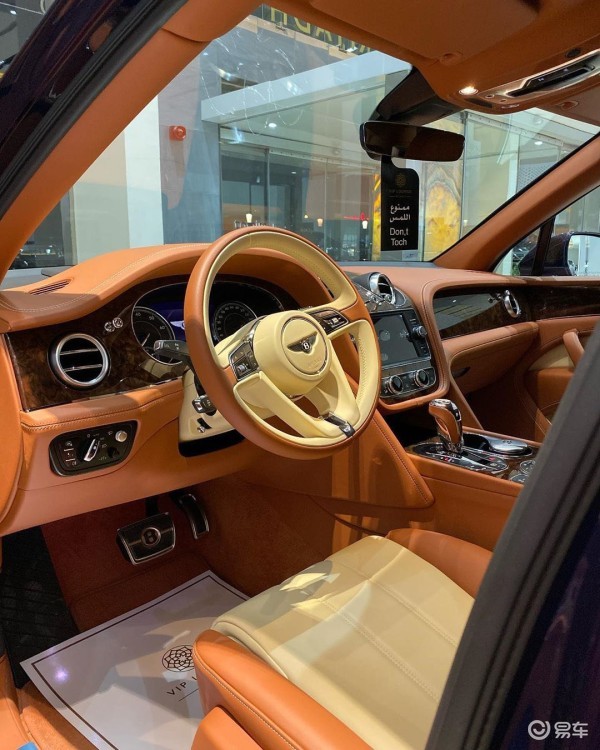 19款20款宾利添越内饰大气具有充足科技感_易车