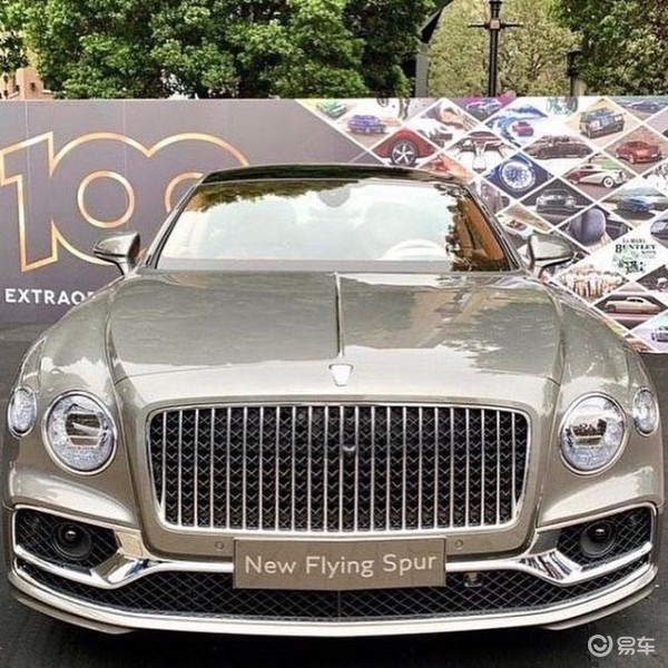 2020款宾利飞驰全面升级立式b字车标