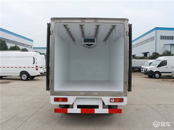 東風天錦6米8肉鉤冷藏車最新配置參數動力價格 雪花新闻