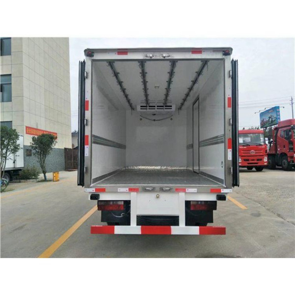 东风半挂冷藏车厢长15米冷藏车不超重装多少吨