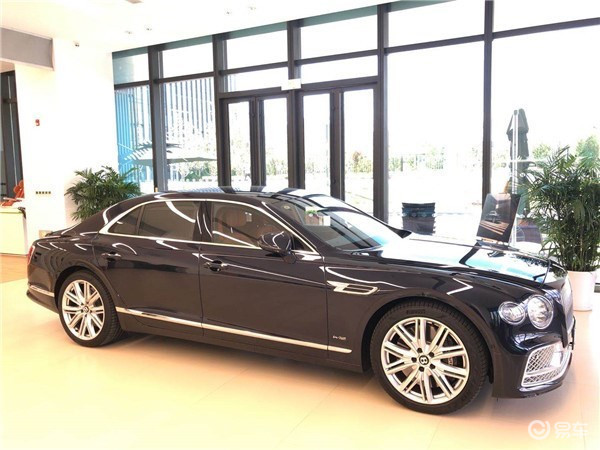 新一代宾利飞驰加长版宾利飞驰2020香槟色