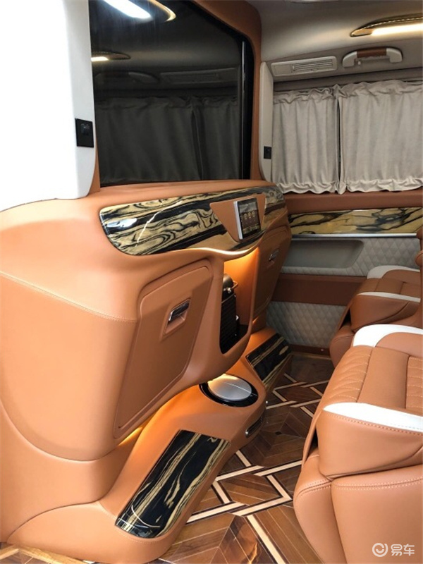 进口奔驰7座商务车 福建奔驰v260报价（最新发布）