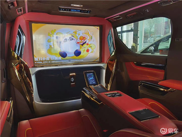 丰田埃尔法内饰配置_丰田威尔法空间表现_开丰田埃尔法有面子吗