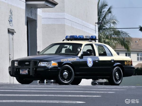 福特维多利亚皇冠（Crown Victoria）是美国一款罕见的_易车