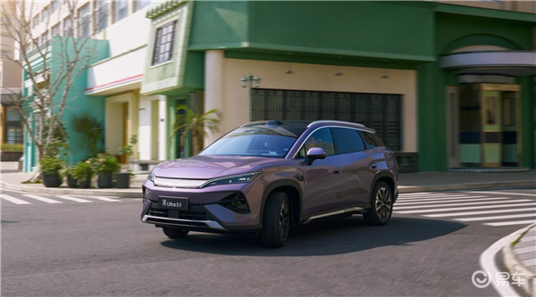 比亚迪宋Ultra EV上市一周订单破万