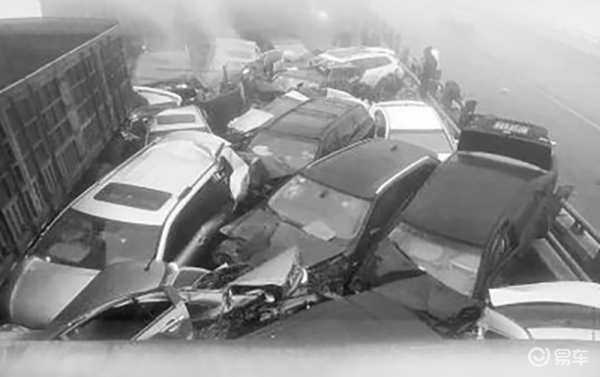 200米被超车18次！一辆“龟速车”被交警开出罚单