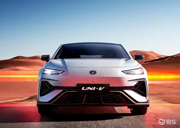 长安UNI-V超擎上市,配18个扬声器,10.99万起