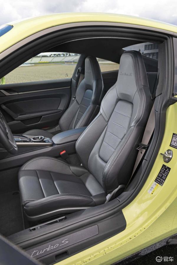 科尔维特E-Ray挑战911 Turbo S谁更有感觉?