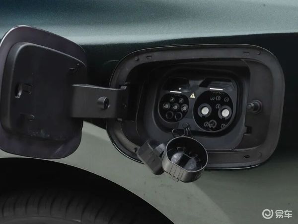 华系大六座 权益价9.99万元起,东风风行星海V6上市