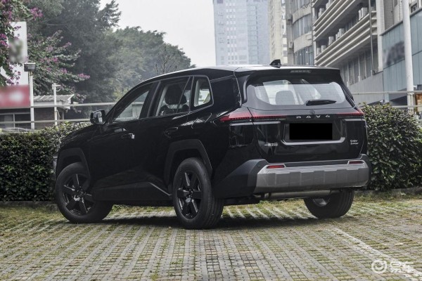 同价国产SUV扎堆,丰田RAV4荣放凭啥稳定月销破万?