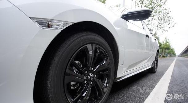 胎压多少属于过低 8d727b80991241c6bd18810f9e781658.jpg