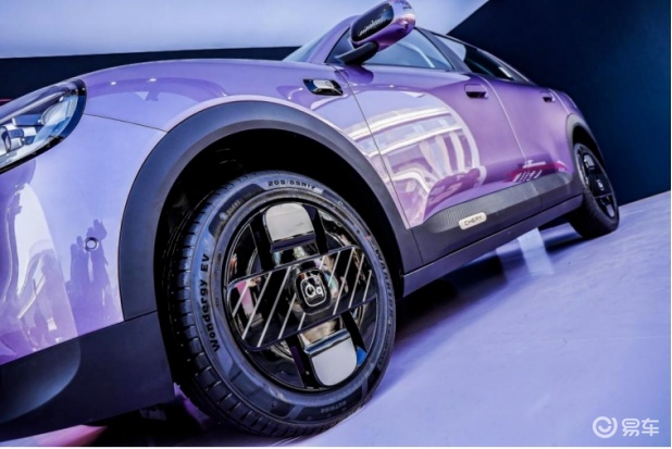 全新 QQ3 预售，AI 智趣纯电轿车真香预警