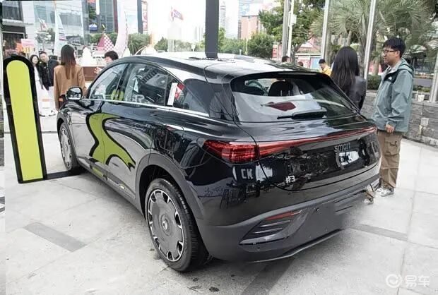 【E汽车】smart精灵#3艺术特别版1月24日上市