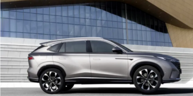 A car that can automatically park, SAIC Roewe-New RX5 full of luxury