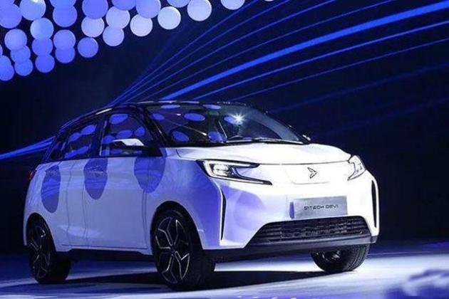 摩拜汽车终于到来,售10万内,配全液晶仪表带泊车,内饰是亮点