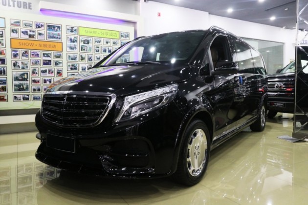 全新奔驰迈巴赫v级商务车豪华不是吹的