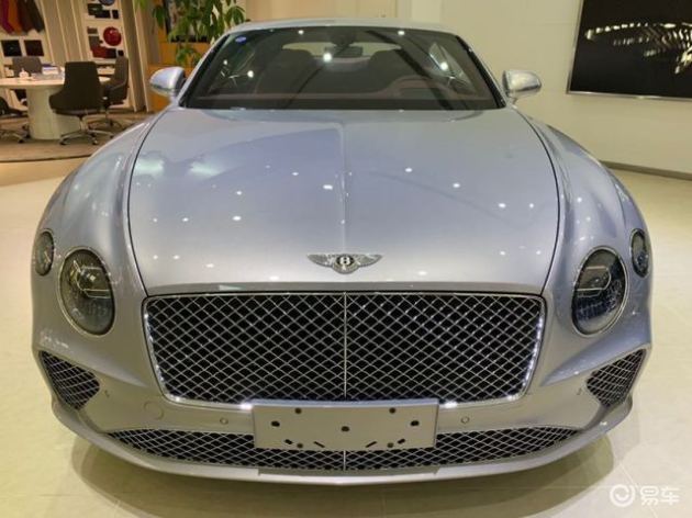 奢华银板球红宾利欧陆20款60tgtw12