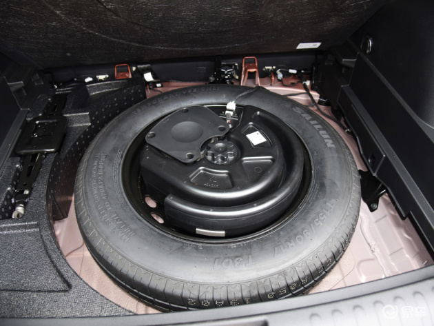 哈弗大狗发动机_双离合变速箱_外观