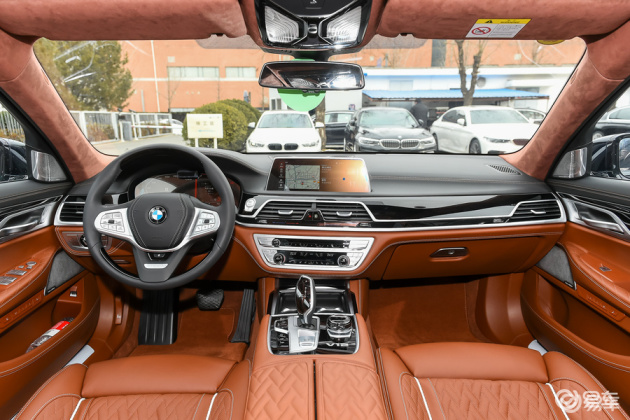 242万买宝马7系搭载v12发动机有钱是这么任性的