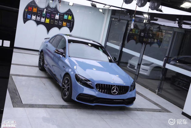 奔驰amg c43 车身改色瓷器蓝 前后熏黑灯膜