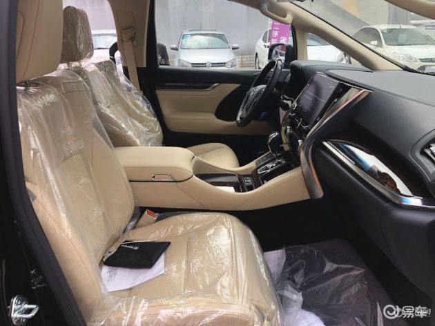 埃尔法座椅_前脸_配置