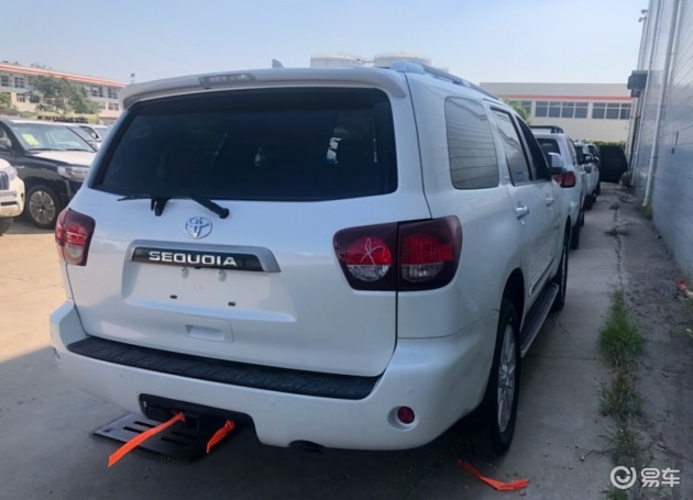 2020款丰田红杉5700国六到港v8预售价格天津港现车