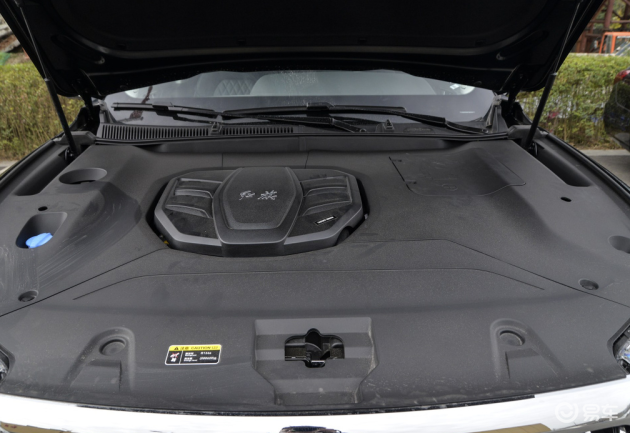 自带豪华气场的红旗hs5,配四驱 2.0t引擎,很给力