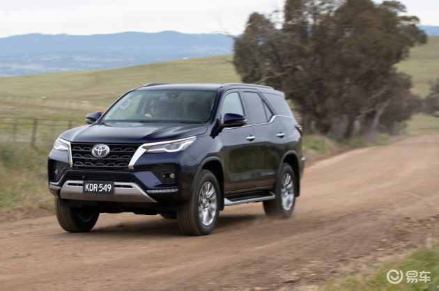 普拉多继任者丰田fortuner亮相搭28t柴油机