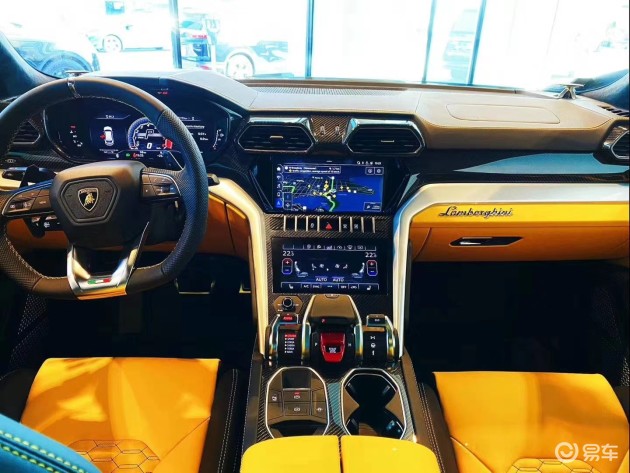 2020-10-28 08:28 兰博基尼 urus ( 参数 | 询价 | 图片 ) 内饰设计上